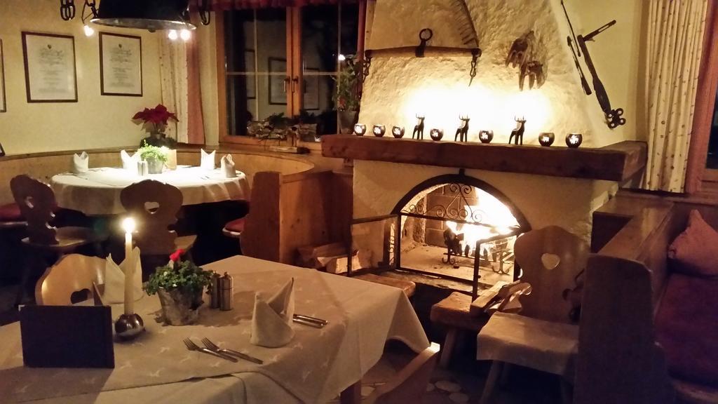 Hotel Garni - Restaurant Kaminstube Sankt Anton am Arlberg Exterior photo